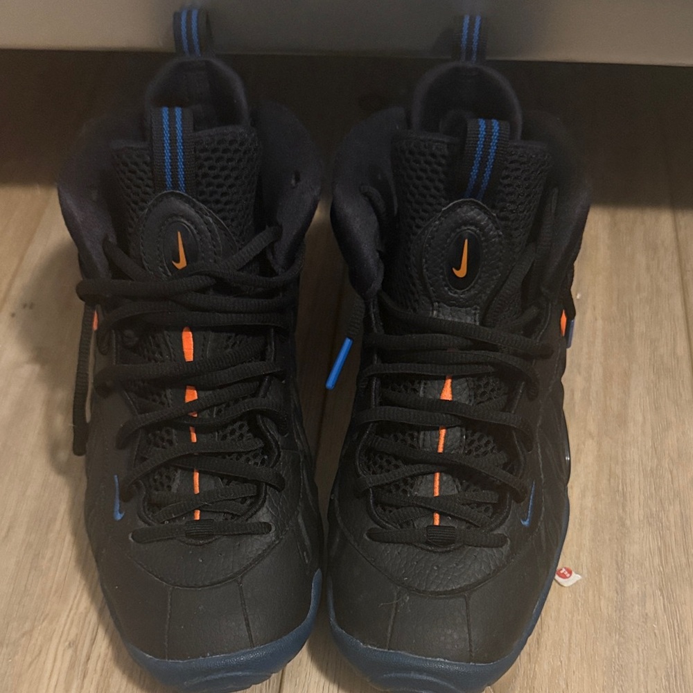 Nike Black and Blue Athletic Shoes
